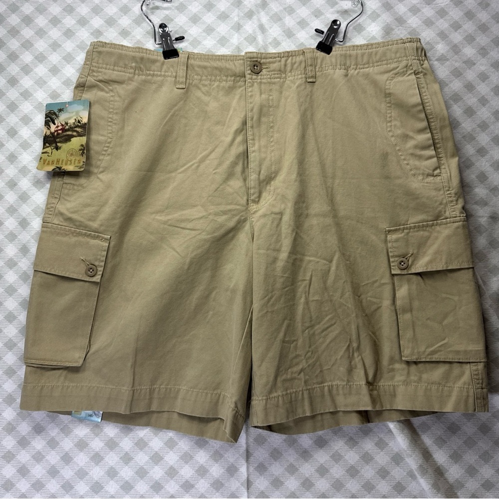 Van Heusen Resort Men’s Size 40 Beige Khaki Cargo Style Cotton Shorts NWT